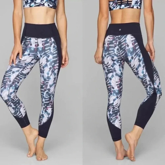 Athlete Distortion Salutation 7/8 Legging - Picture 1 of 10